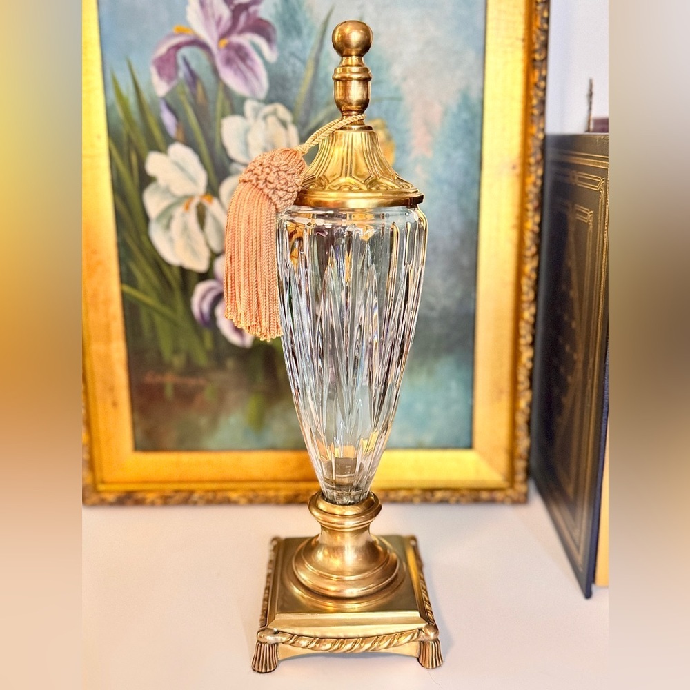 French Neoclassical Ormolu-Mounted Cut-Crystal Baccarat Style Vase, 19th Century - Picture 4 of 12